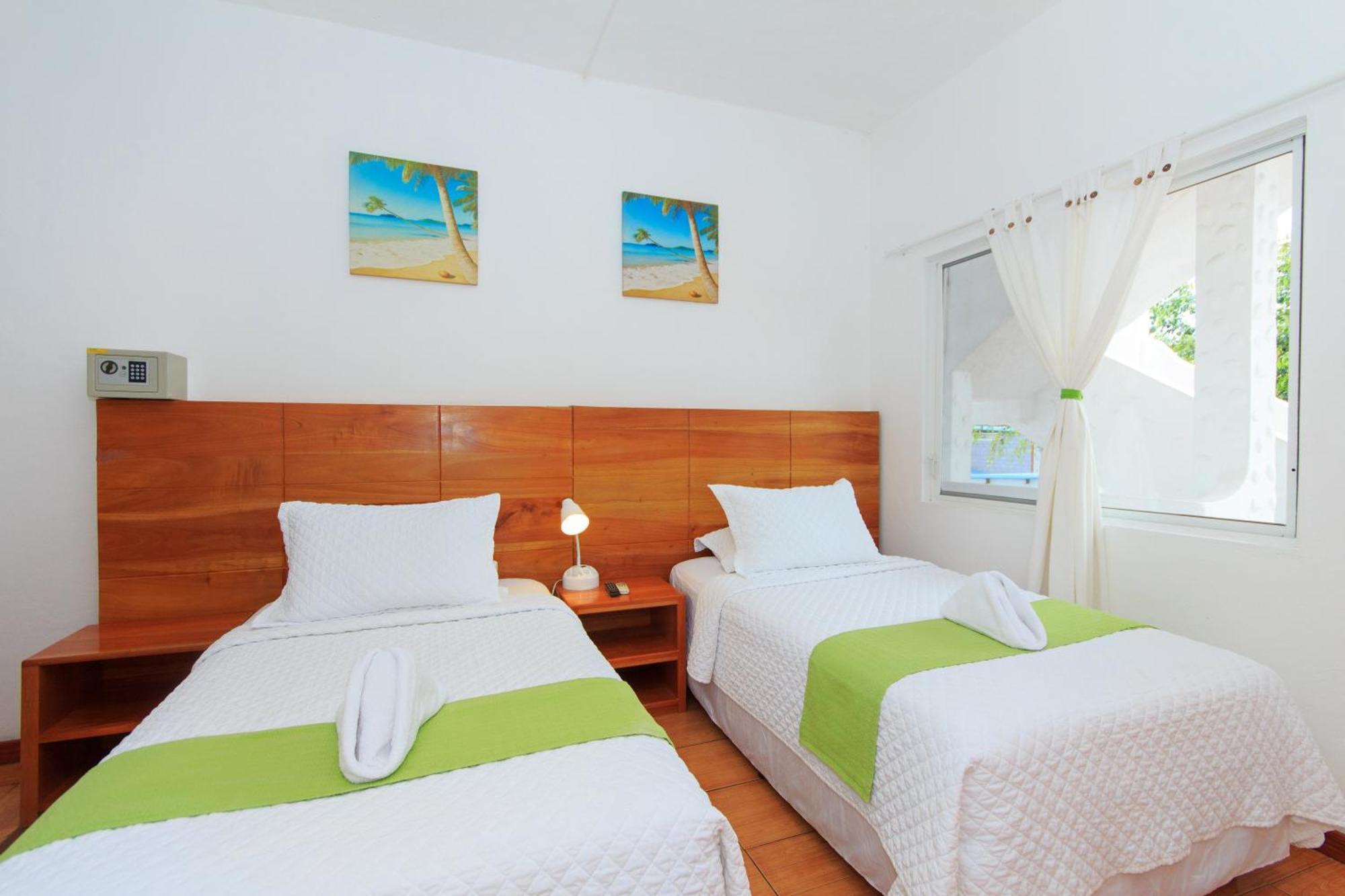 Hotel La Casa De Judy Puerto Ayora  Esterno foto