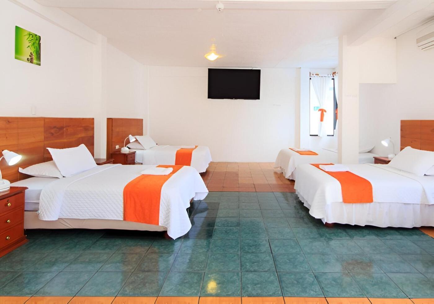 Hotel La Casa De Judy Puerto Ayora  Esterno foto