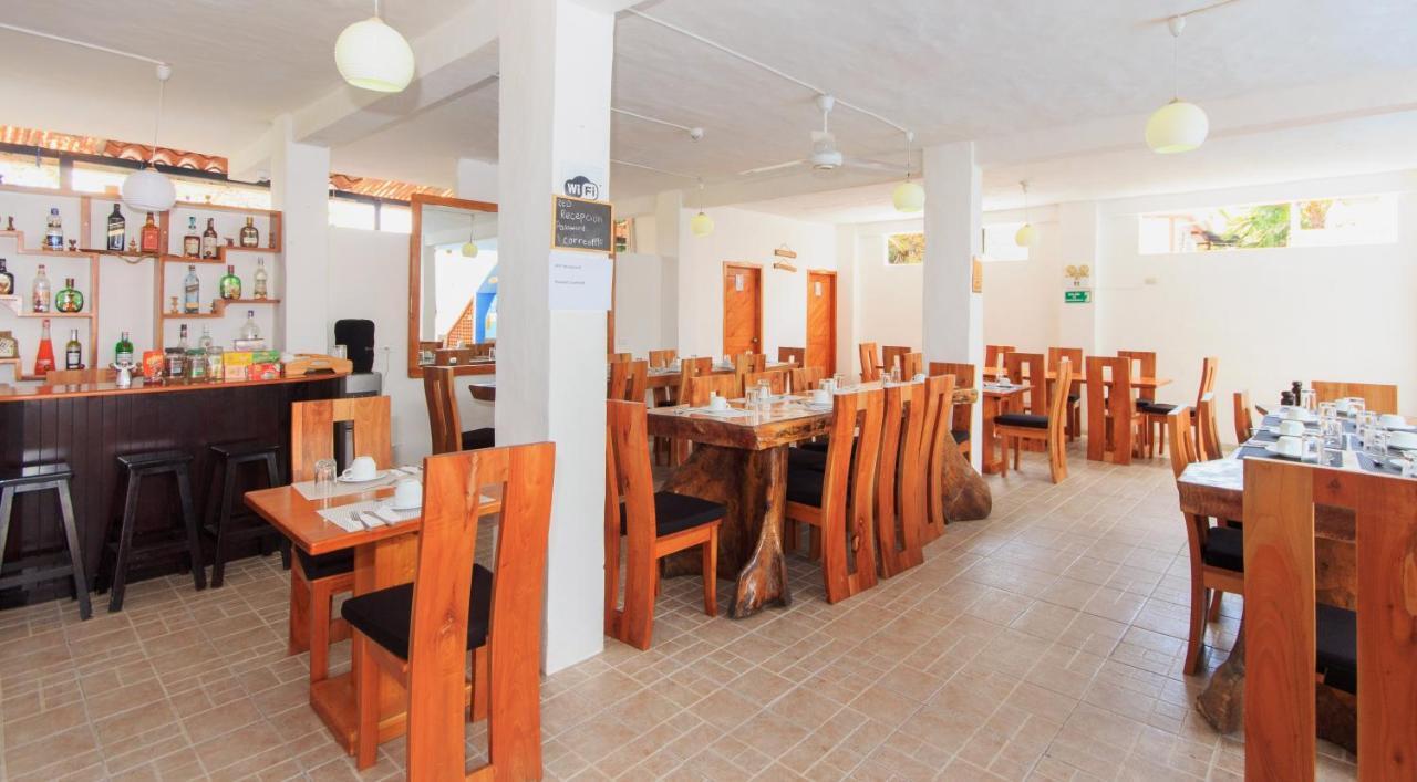 Hotel La Casa De Judy Puerto Ayora  Esterno foto