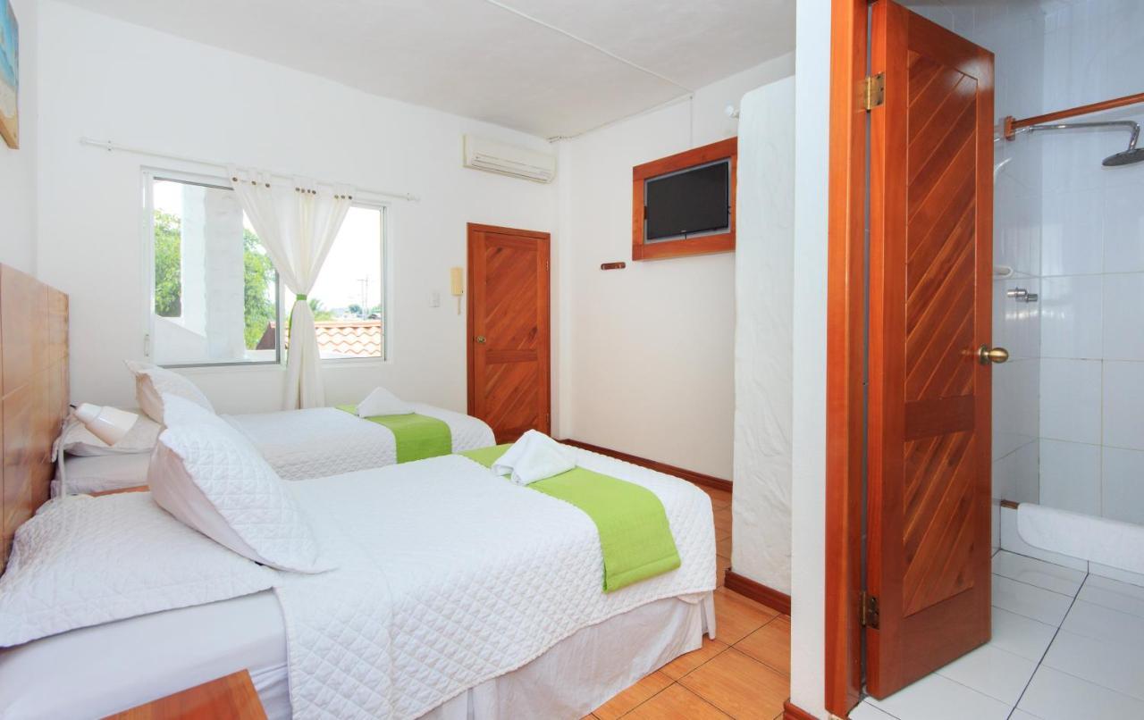 Hotel La Casa De Judy Puerto Ayora  Esterno foto